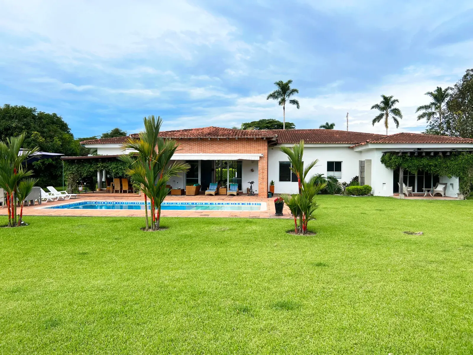 Casa campestre cerca al Club Campestre